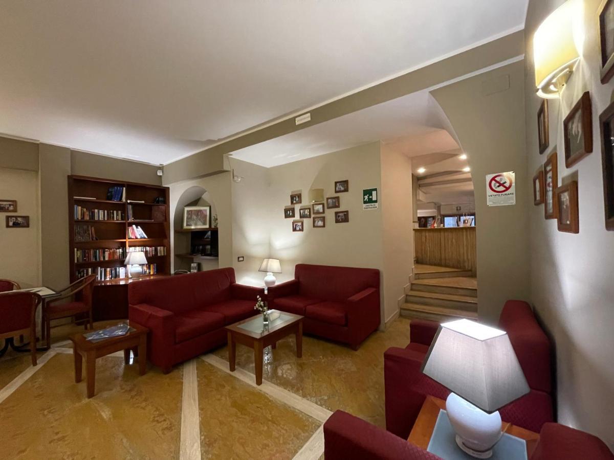 Posta Hotel 3*